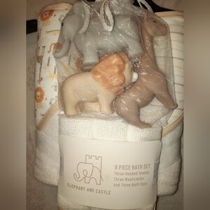 Kids Bath Set - 3 Pc Towels ,toys, and Washcloths